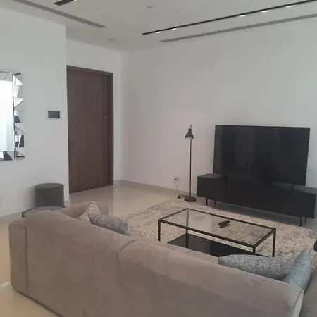 360 Building - View 2 Bedroom アパート *